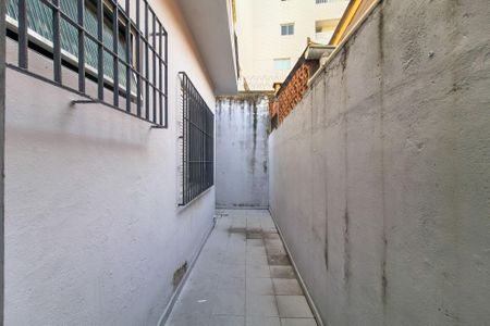 Corredor lateral  de casa para alugar com 1 quarto, 58m² em Aviação, Praia Grande