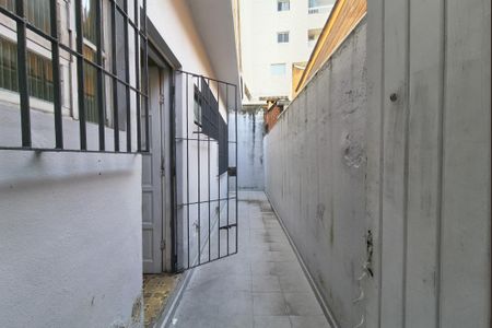 Corredor lateral  de casa para alugar com 1 quarto, 58m² em Aviação, Praia Grande