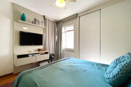 Apartamento à venda com 115m², 3 quartos e 2 vagas Apartamento à venda com 115m², 3 quartos e 2 vagasSuite