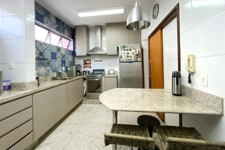 Apartamento à venda com 115m², 3 quartos e 2 vagas Apartamento à venda com 115m², 3 quartos e 2 vagasCozinha