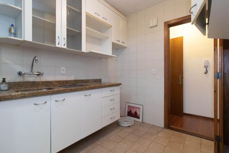 Apartamento à venda com 85m², 2 quartos e 1 vagaCozinha e Área de Serviço