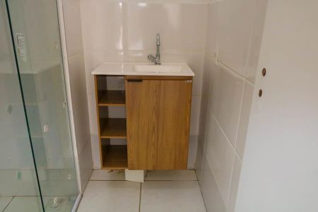 Apartamento à venda com 44m², 2 quartos e 1 vaga Apartamento à venda com 44m², 2 quartos e 1 vagaBanheiro