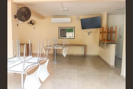 Apartamento à venda com 44m², 2 quartos e 1 vaga Apartamento à venda com 44m², 2 quartos e 1 vagaÁrea comum - Salão de festas