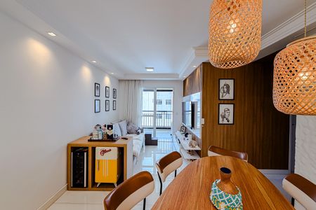 Apartamento à venda com 70m², 2 quartos e 1 vaga Apartamento à venda com 70m², 2 quartos e 1 vagaSala