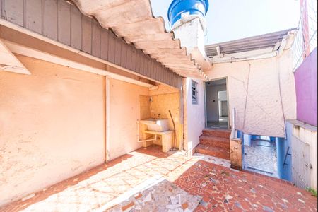 Casa para alugar com 157m², 2 quartos e 2 vagas Casa para alugar com 157m², 2 quartos e 2 vagasÁrea externa - Fundos