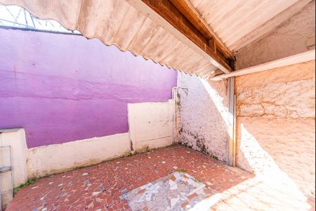 Casa para alugar com 157m², 2 quartos e 2 vagas Casa para alugar com 157m², 2 quartos e 2 vagasÁrea externa - Fundos