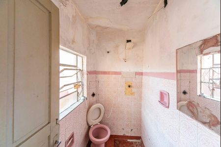 Casa para alugar com 157m², 2 quartos e 2 vagas Casa para alugar com 157m², 2 quartos e 2 vagasBanheiro da Edícula