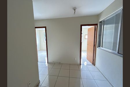 Sala de casa para alugar com 2 quartos, 40m² em Bento Ribeiro, Rio de Janeiro