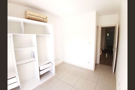 Quarto de casa de condomínio para alugar com 5 quartos, 260m² em Vargem Grande, Rio de Janeiro
