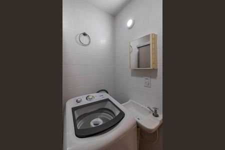 Studio para alugar com 38m², 0 quarto e sem vaga Studio para alugar com 38m², 0 quarto e sem vagaBanheiro