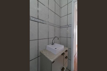 Casa à venda com 100m², 2 quartos e 2 vagas Casa à venda com 100m², 2 quartos e 2 vagasBanheiro