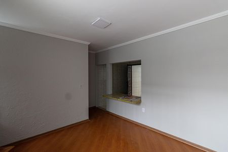 Casa à venda com 100m², 2 quartos e 2 vagas Casa à venda com 100m², 2 quartos e 2 vagasSala