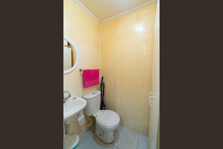 Banheiro de serviço de apartamento à venda com 2 quartos, 86m² em Vila Campestre, São Paulo