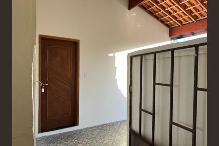 Casa para alugar com 98m², 2 quartos e 3 vagas Casa para alugar com 98m², 2 quartos e 3 vagasÁrea externa