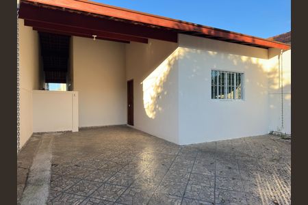 Casa para alugar com 98m², 2 quartos e 3 vagas Casa para alugar com 98m², 2 quartos e 3 vagasÁrea externa