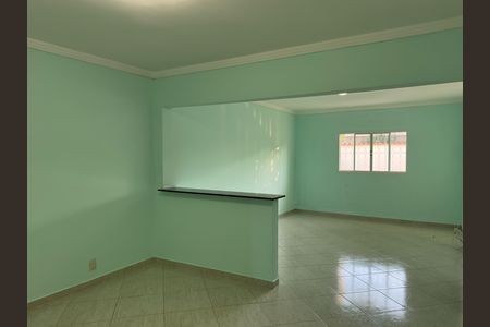 Casa para alugar com 98m², 2 quartos e 3 vagas Casa para alugar com 98m², 2 quartos e 3 vagasSala