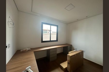Quarto de casa à venda com 3 quartos, 200m² em Planalto, Belo Horizonte