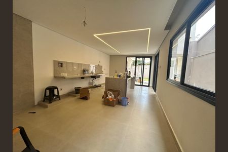 Casa à venda com 200m², 3 quartos e 2 vagas Casa à venda com 200m², 3 quartos e 2 vagasCozinha