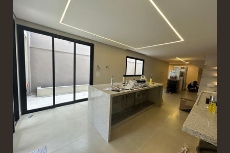 Casa à venda com 200m², 3 quartos e 2 vagas Casa à venda com 200m², 3 quartos e 2 vagasCozinha