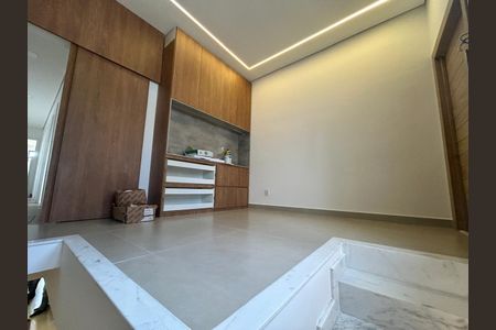 Sala de casa à venda com 3 quartos, 200m² em Planalto, Belo Horizonte