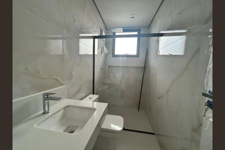 Casa à venda com 200m², 3 quartos e 2 vagas Casa à venda com 200m², 3 quartos e 2 vagasBanheiro
