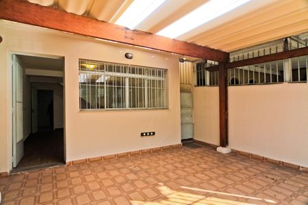Casa para alugar com 92m², 2 quartos e 2 vagas Casa para alugar com 92m², 2 quartos e 2 vagasÁrea externa