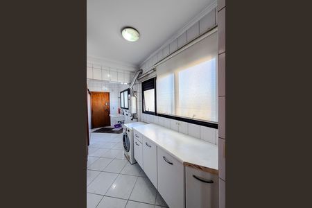 Apartamento à venda com 180m², 4 quartos e 3 vagas Apartamento à venda com 180m², 4 quartos e 3 vagasÁrea de Serviço