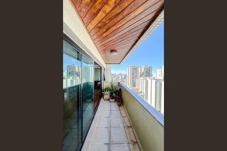 Apartamento à venda com 180m², 4 quartos e 3 vagas Apartamento à venda com 180m², 4 quartos e 3 vagasVaranda da Sala