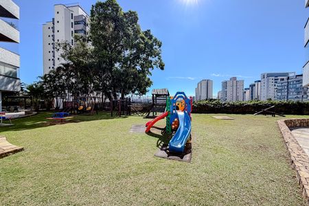 Apartamento à venda com 180m², 4 quartos e 3 vagas Apartamento à venda com 180m², 4 quartos e 3 vagasÁrea comum - Playground