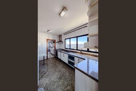 Apartamento à venda com 180m², 4 quartos e 3 vagas Apartamento à venda com 180m², 4 quartos e 3 vagasCozinha
