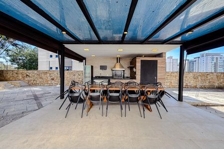 Apartamento à venda com 180m², 4 quartos e 3 vagas Apartamento à venda com 180m², 4 quartos e 3 vagasÁrea comum - Churrasqueira
