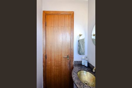 Apartamento à venda com 180m², 4 quartos e 3 vagas Apartamento à venda com 180m², 4 quartos e 3 vagasLavabo