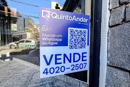 Apartamento à venda com 180m², 4 quartos e 3 vagas Apartamento à venda com 180m², 4 quartos e 3 vagasPlaquinha