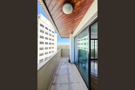 Apartamento à venda com 180m², 4 quartos e 3 vagas Apartamento à venda com 180m², 4 quartos e 3 vagasVaranda da Sala