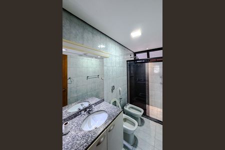 Apartamento à venda com 180m², 4 quartos e 3 vagas Apartamento à venda com 180m², 4 quartos e 3 vagasBanheiro