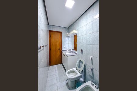 Apartamento à venda com 180m², 4 quartos e 3 vagas Apartamento à venda com 180m², 4 quartos e 3 vagasBanheiro