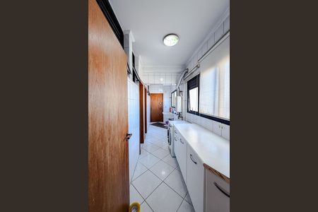 Apartamento à venda com 180m², 4 quartos e 3 vagas Apartamento à venda com 180m², 4 quartos e 3 vagasÁrea de Serviço