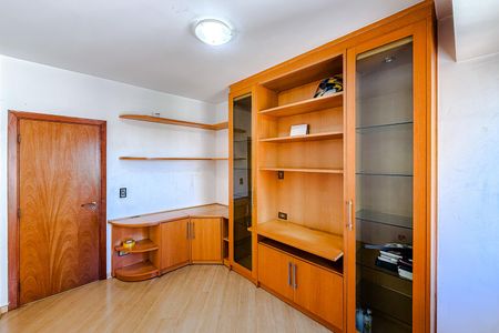 Apartamento à venda com 180m², 4 quartos e 3 vagas Apartamento à venda com 180m², 4 quartos e 3 vagasQuarto 1
