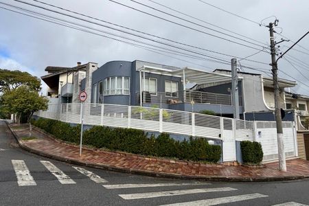 Fachada  de casa à venda com 3 quartos, 290m² em Parque dos Passaros, São Bernardo do Campo
