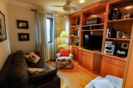 Apartamento à venda com 180m², 4 quartos e 3 vagas Apartamento à venda com 180m², 4 quartos e 3 vagasSala 3