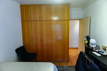 Apartamento à venda com 180m², 4 quartos e 3 vagas Apartamento à venda com 180m², 4 quartos e 3 vagasQuarto 1