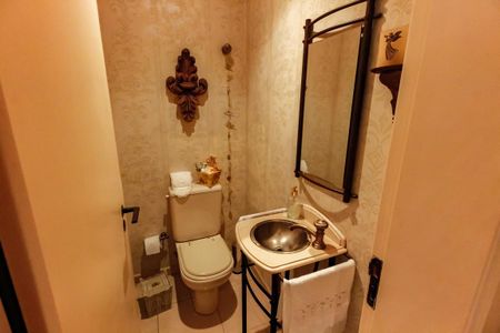 Apartamento à venda com 180m², 4 quartos e 3 vagas Apartamento à venda com 180m², 4 quartos e 3 vagasLavabo