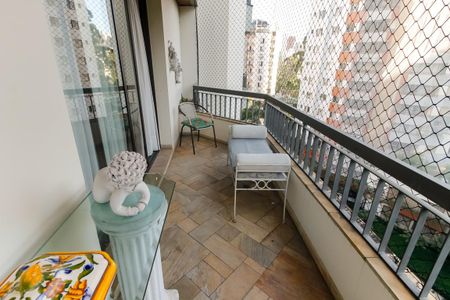 Apartamento à venda com 180m², 4 quartos e 3 vagas Apartamento à venda com 180m², 4 quartos e 3 vagasVaranda da Sala