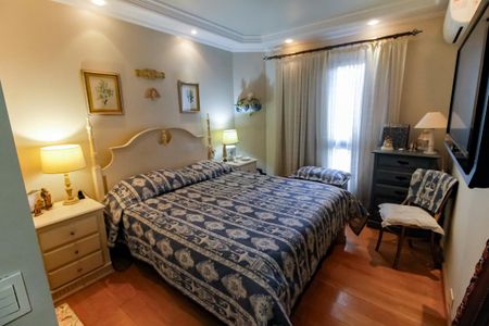 Apartamento à venda com 180m², 4 quartos e 3 vagas Apartamento à venda com 180m², 4 quartos e 3 vagasSuíte