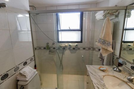 Apartamento à venda com 180m², 4 quartos e 3 vagas Apartamento à venda com 180m², 4 quartos e 3 vagasBanheiro da Suíte