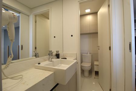 Apartamento para alugar com 70m², 1 quarto e 2 vagasBanheiro da Suíte