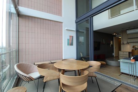 Apartamento para alugar com 70m², 1 quarto e 2 vagasVaranda