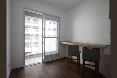 Sala de apartamento para alugar com 1 quarto, 27m² em Portal do Morumbi, São Paulo