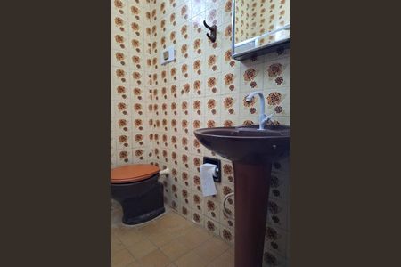 Casa à venda com 80m², 3 quartos e sem vaga Casa à venda com 80m², 3 quartos e sem vagaBanheiro