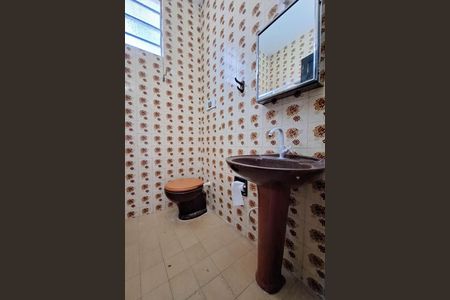 Casa à venda com 80m², 3 quartos e sem vaga Casa à venda com 80m², 3 quartos e sem vagaBanheiro